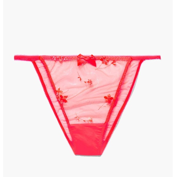 Savage X Fenty Foiled Sprigs
Embroidered String Bikini🌺🌺 - Picture 7 of 7